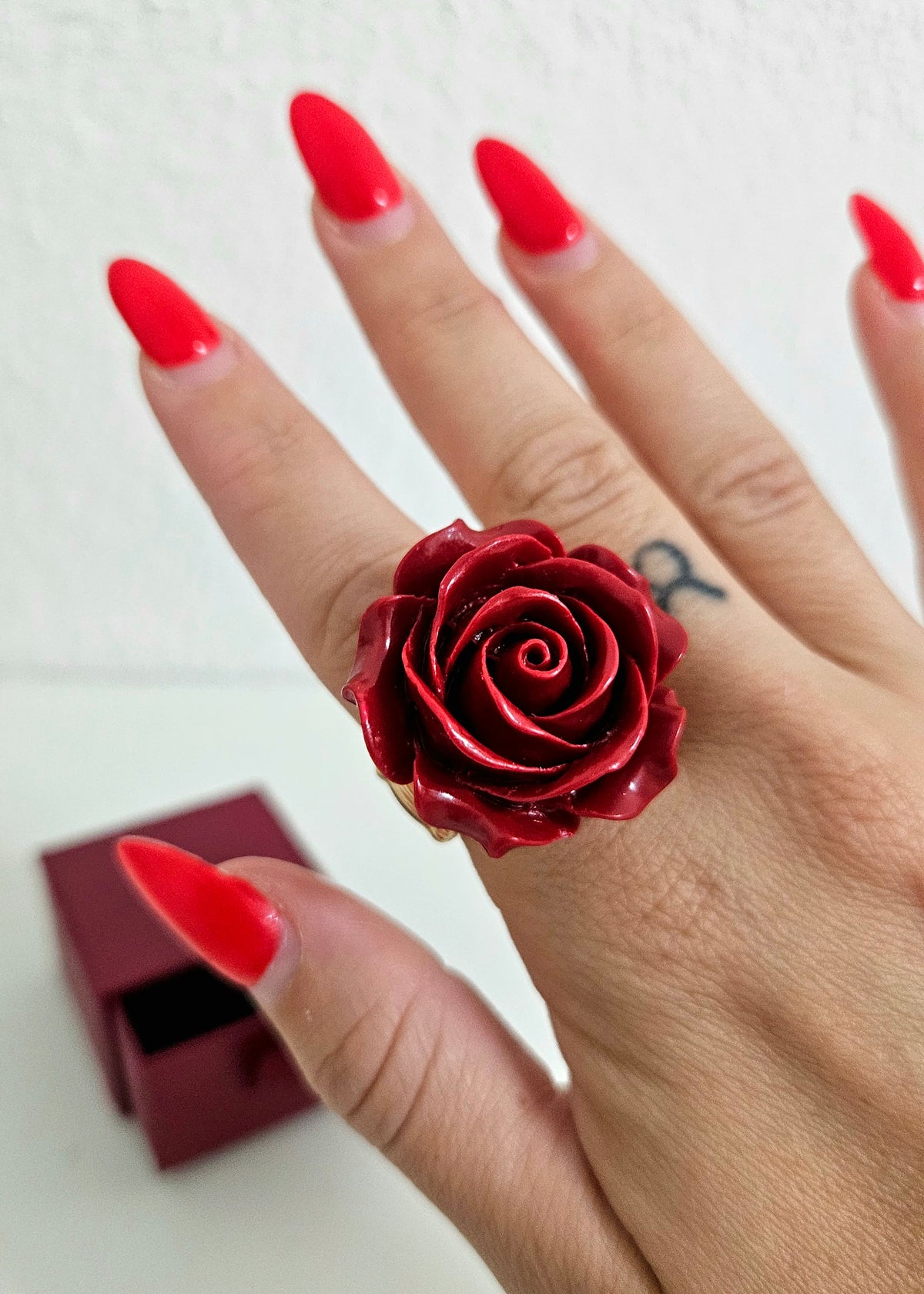 Anel Pombagira com Rosa Vermelha Grande Ajustável